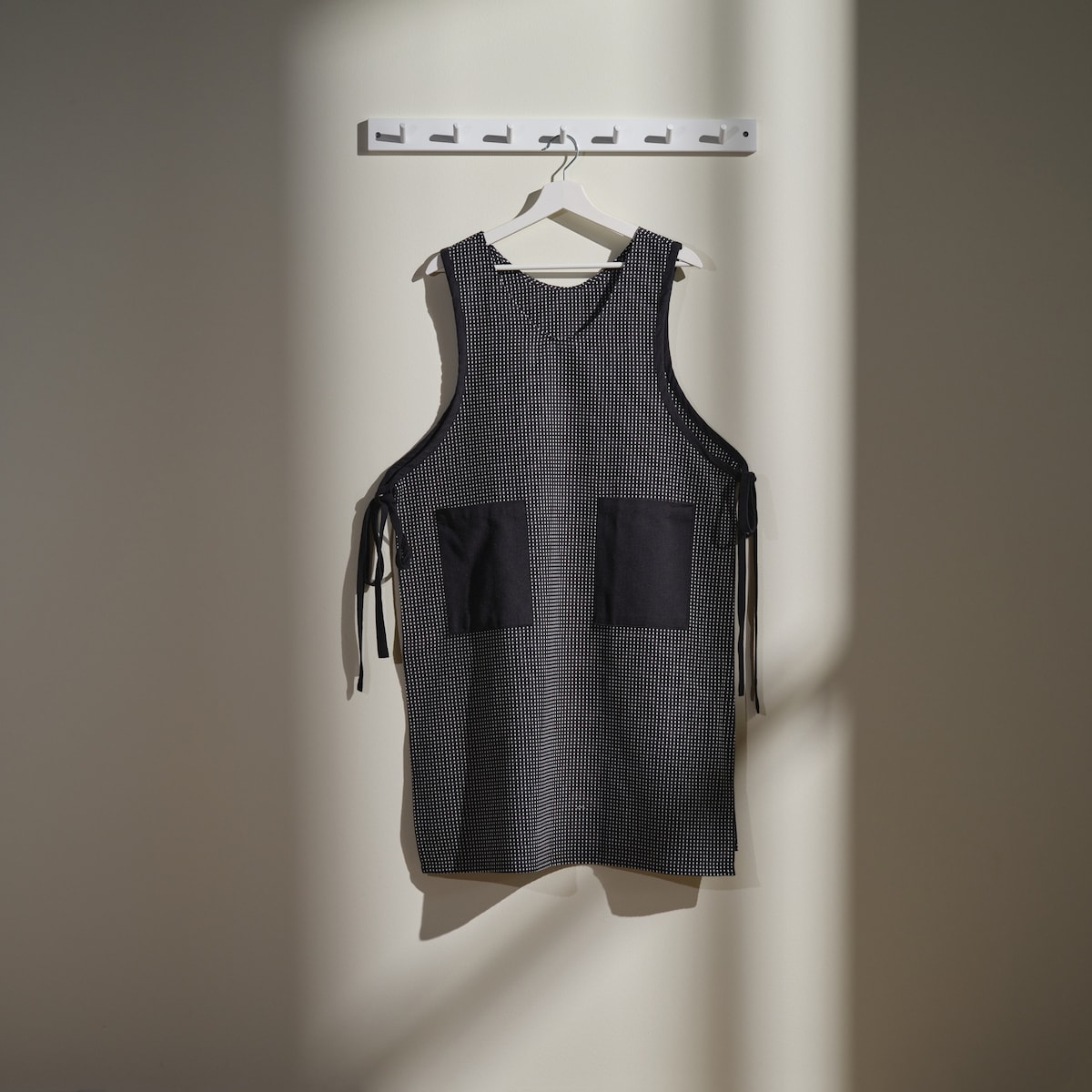 Fartuch Monos 62.5x98 cm z motywem geometrycznym