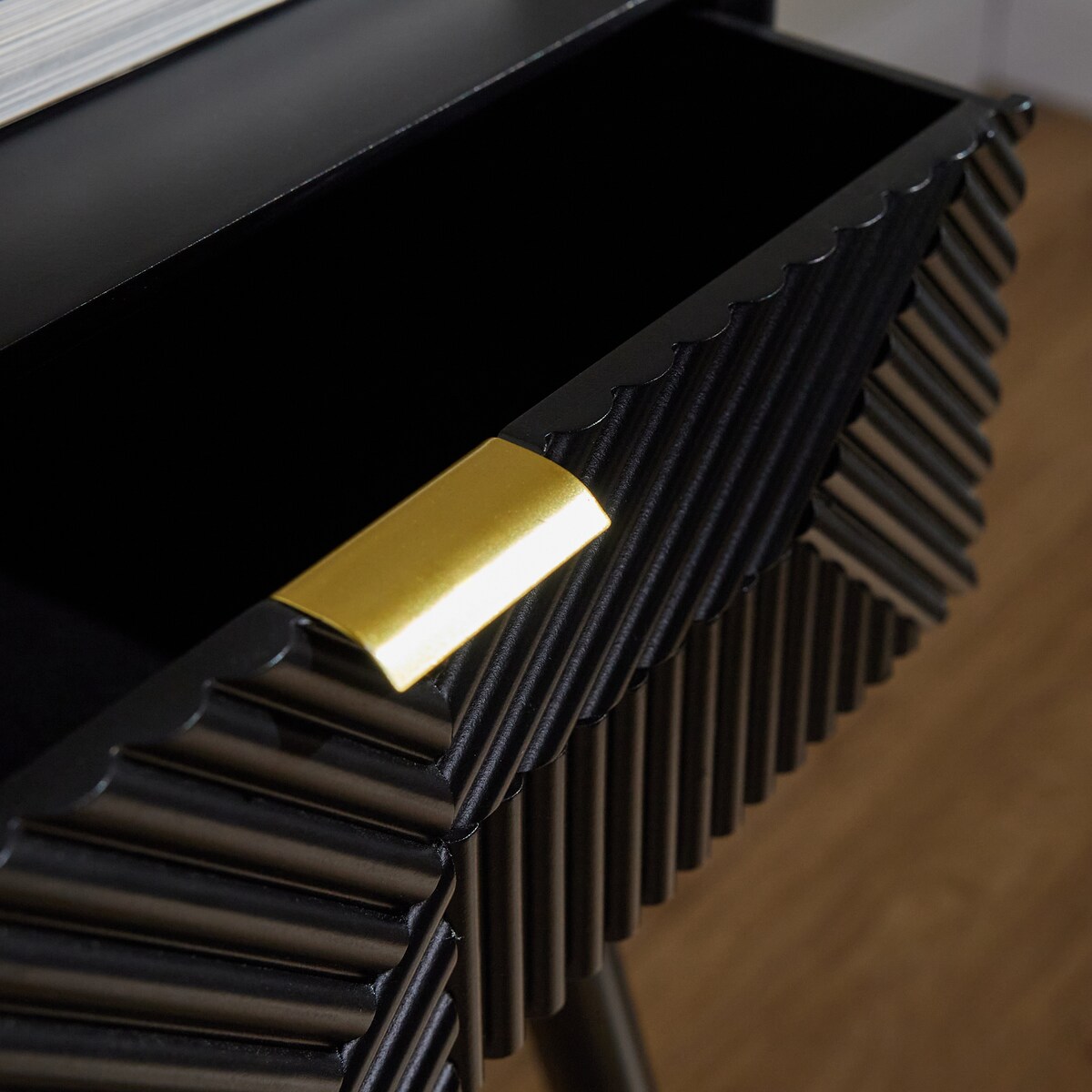 Ryflowana szafka nocna indygo