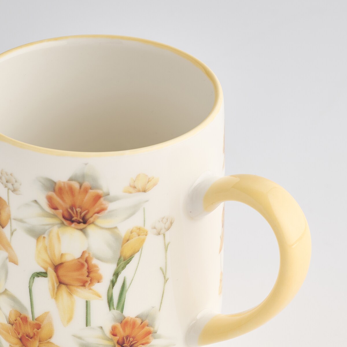 Kubek Daffelis z motywem kwiatowym