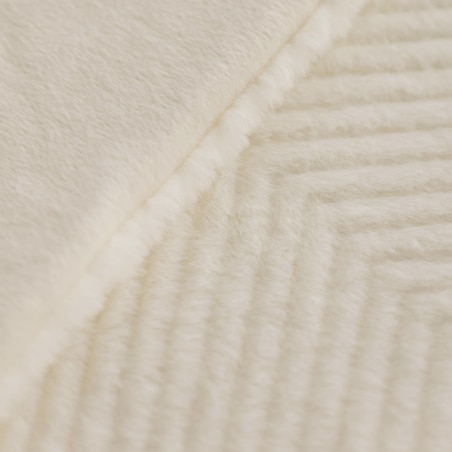 Narzuta Futrzana Przeszywana w Geometryczny Wzór Abraco 200x220 cm