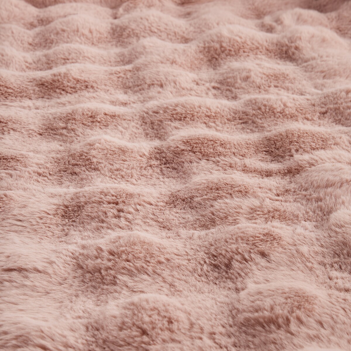 Jednokolorowa futrzana narzuta na łóżko Bares 180x200 cm