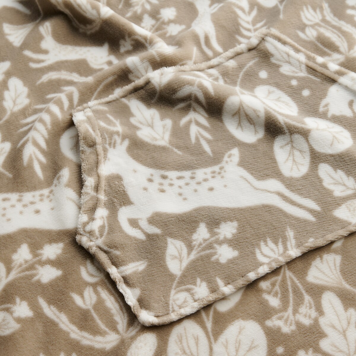 Ponczo Misne z motywem zwierząt leśnych