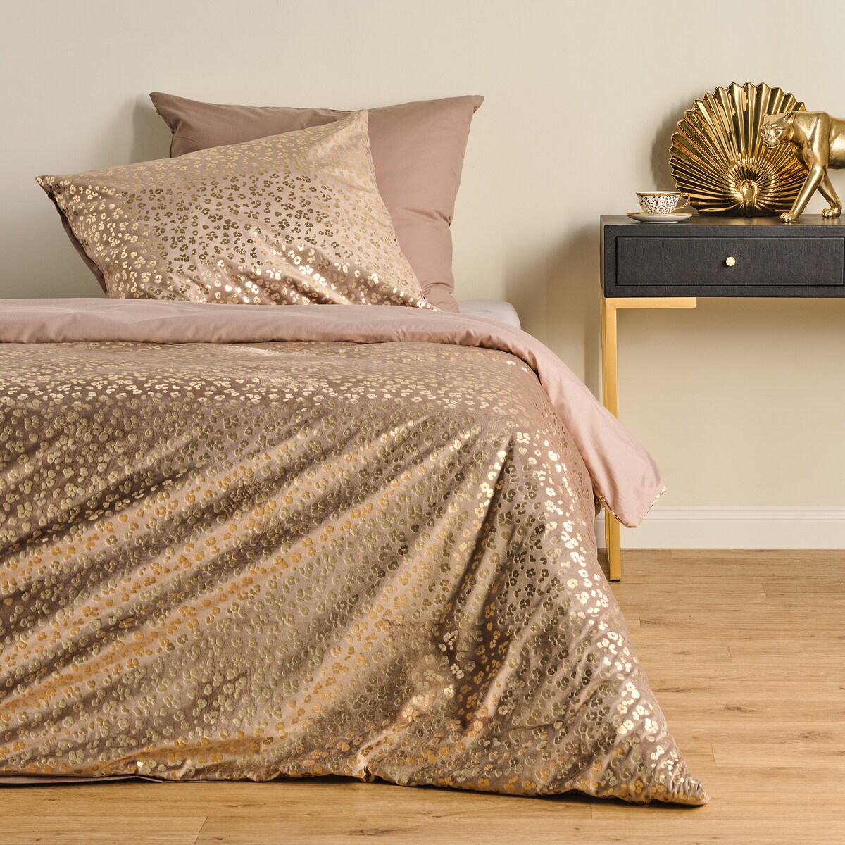 Pościel welwetowa ze złotym nadrukiem Panterin 200x220 cm