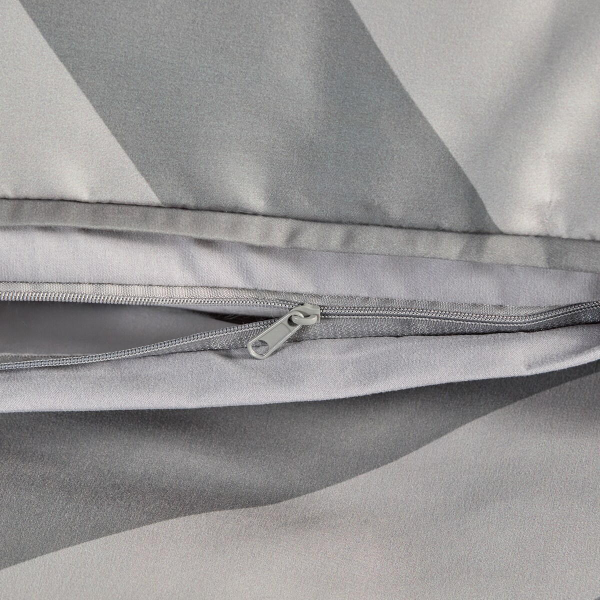 Pościel z mikrofibry z lamówką Pasiu 200x220 cm w paski