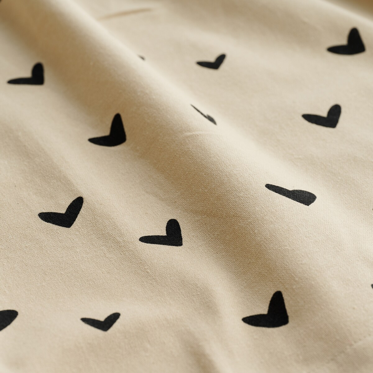 Fartuch Mallory 142x90 cm z motywem serc