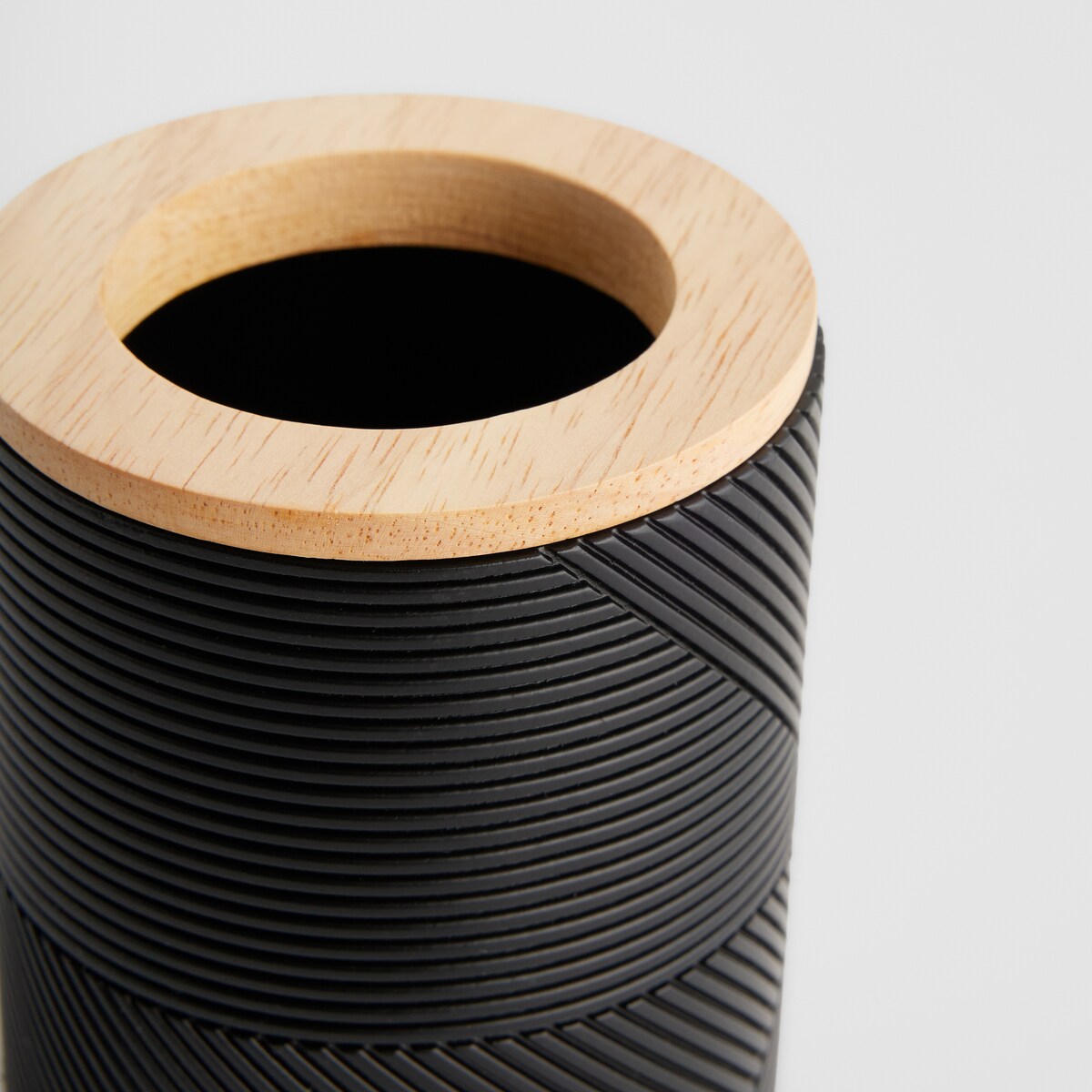 Kubek Łazienkowy Ravanna z motywem geometrycznym