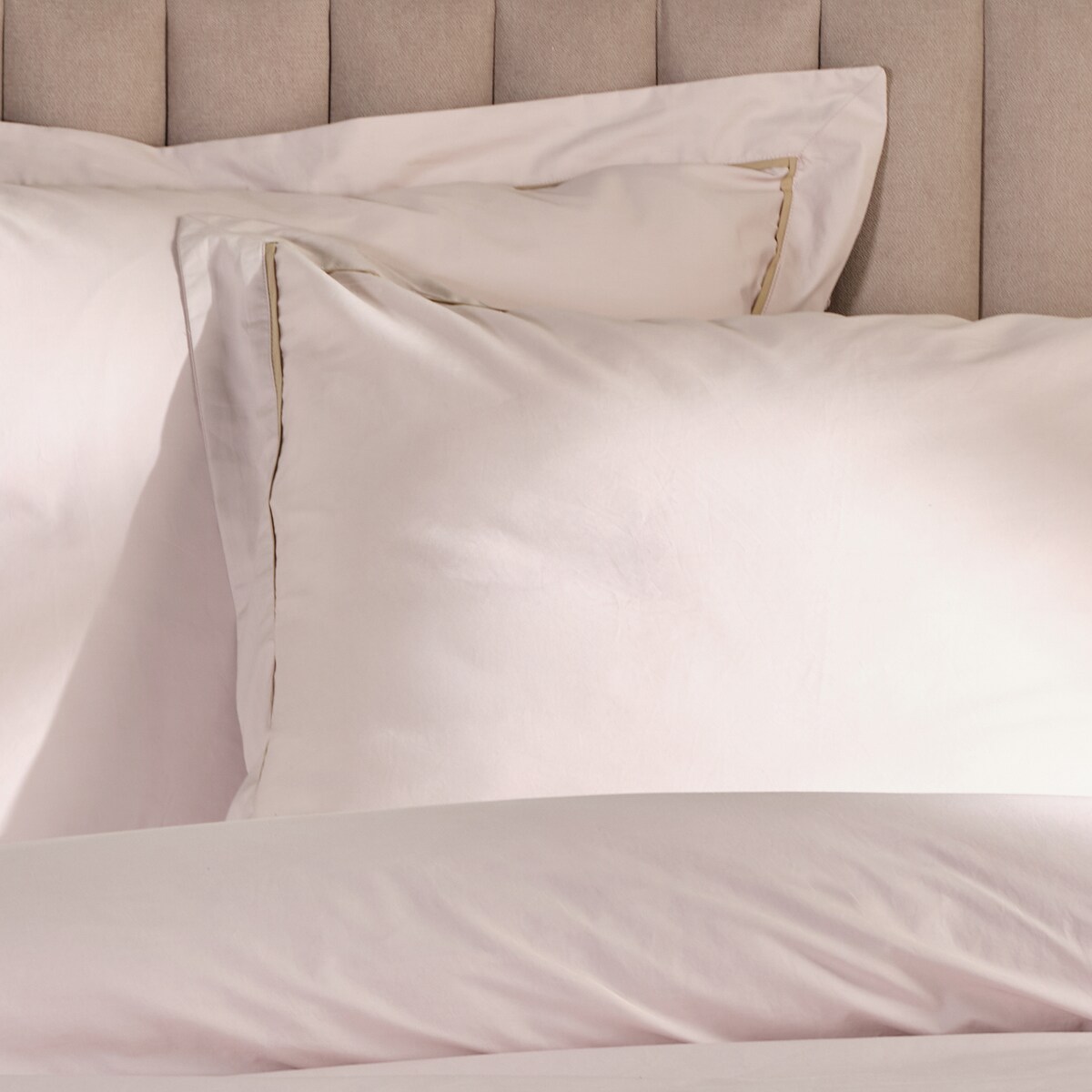 Jednokolorowa pościel z perkalu z lamówką Perlamo 200x220 cm