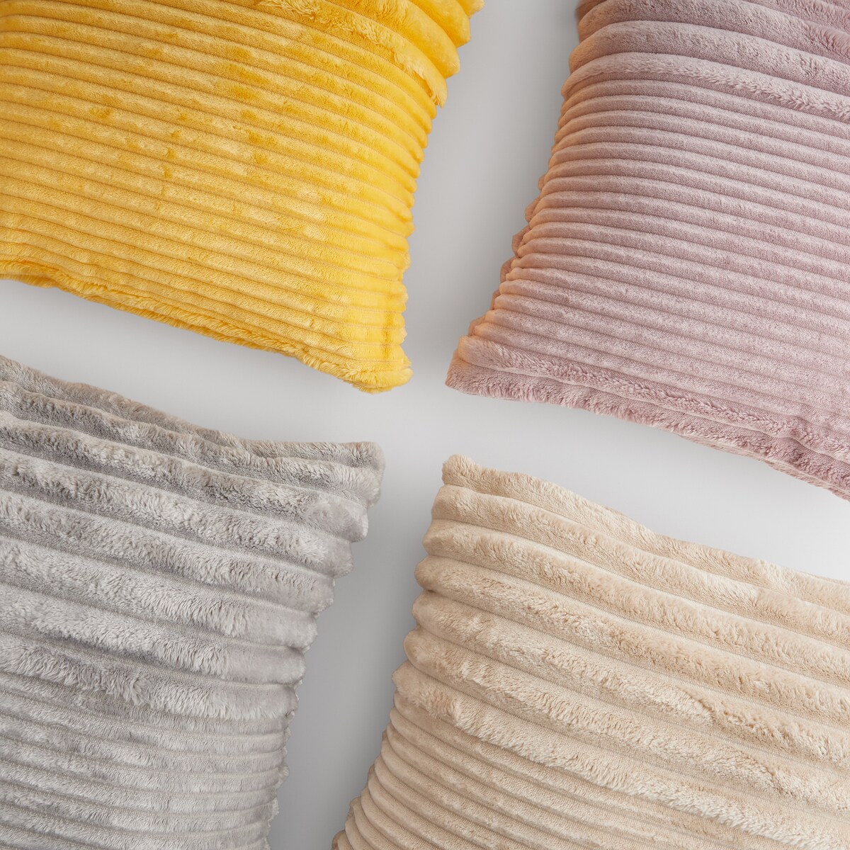 Poszewka dekoracyjna Divite 45x45 cm w paski