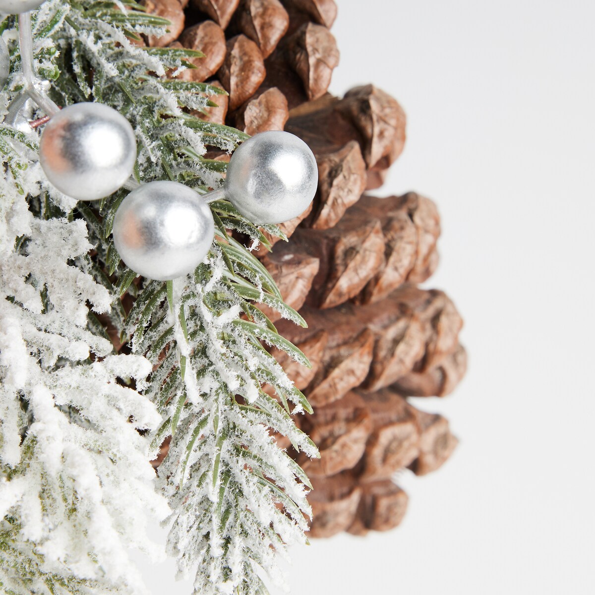 Girlanda Sverkos z motywem roślinnym