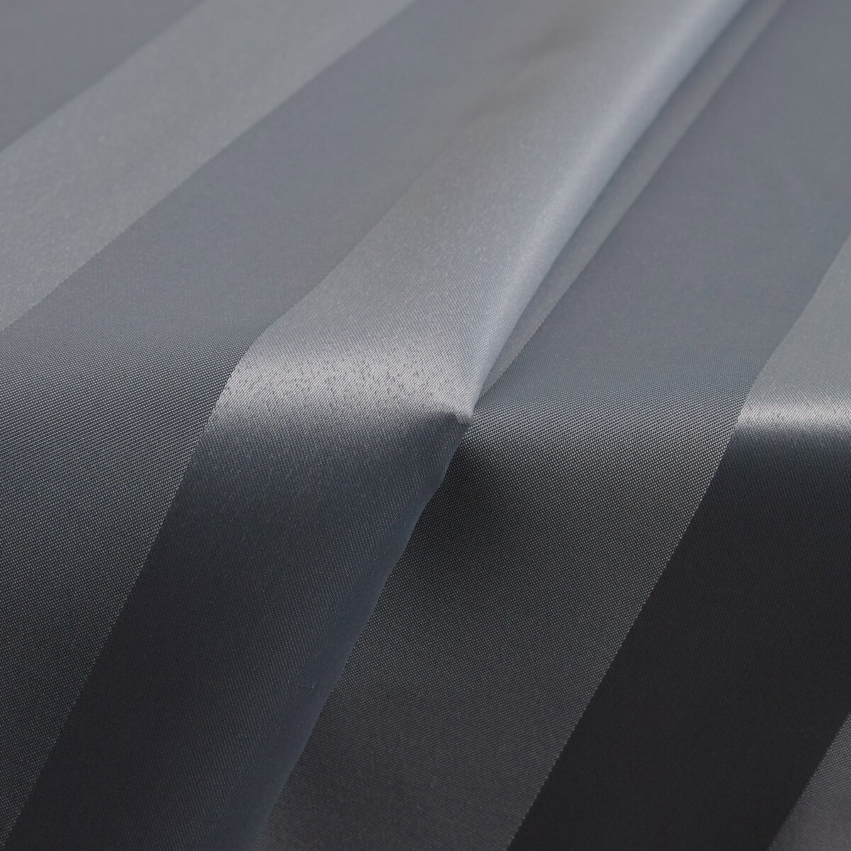 Obrus Delsie 150x220 cm w paski