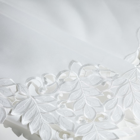 Obrus Haftowany Corila 148x220 cm