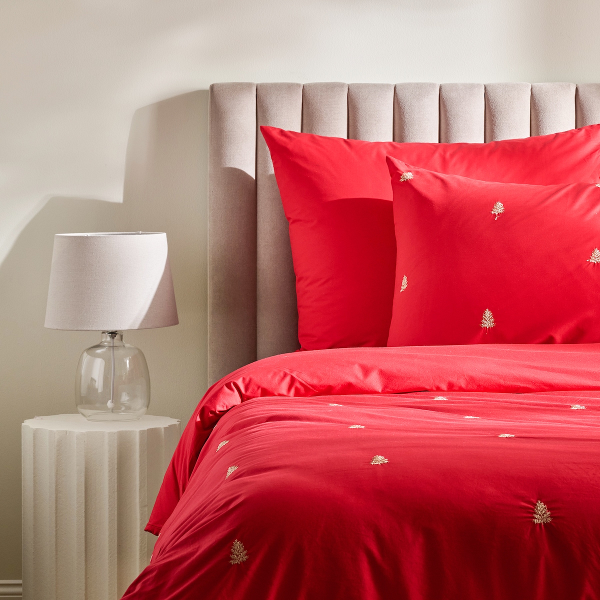 Pościel bawełniana z haftem Genna 160x200 cm z motywem choinki