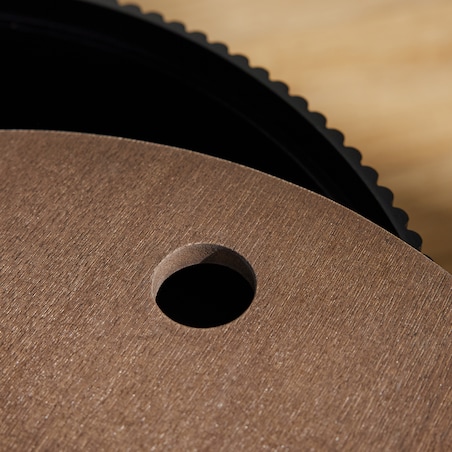 Okrągły ryflowany stolik rifflos