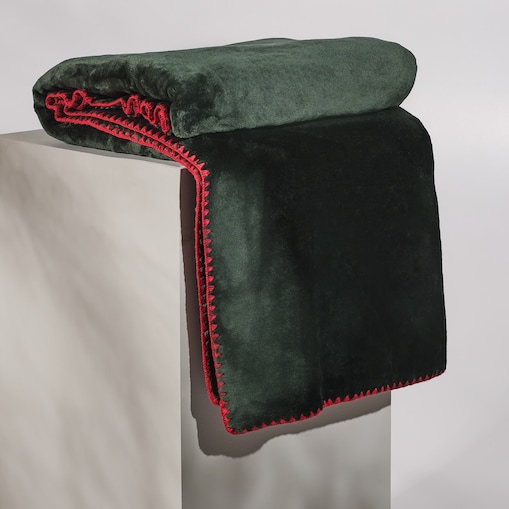 Jednokolorowy koc z wiskozą Maresa 150x200 cm