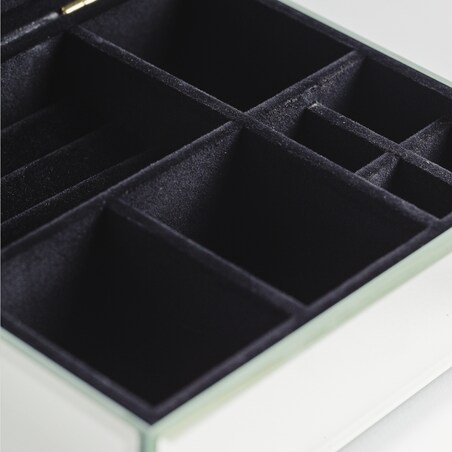 Szklana szkatułka na biżuterię z ozdobnym zapięciem mirro