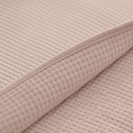 Jednokolorowa narzuta na łóżko z wytłoczonym wzorem Pontoso 200x220 cm