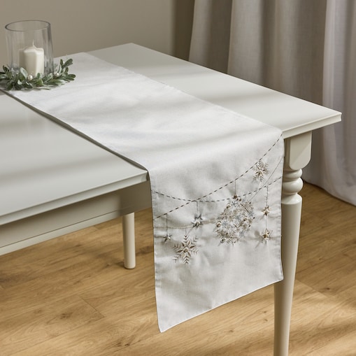 Bieżnik Haftowany Baule 35x180 cm z motywem śnieżynki