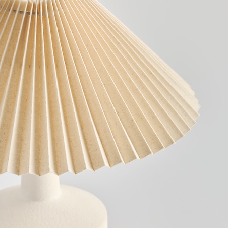 lampa stołowa z plisowanym kloszem branko