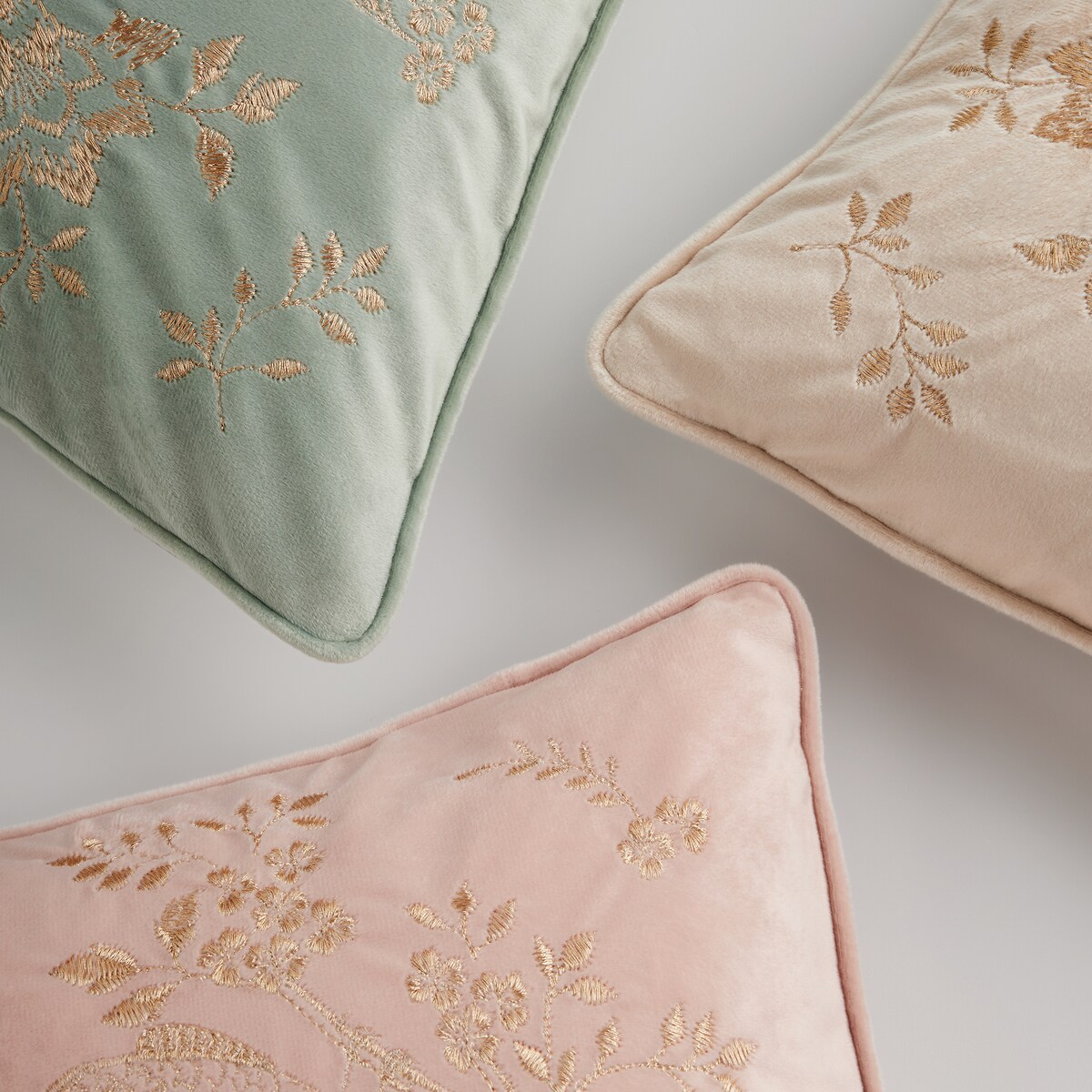 Poszewka Haftowana Ptako 45x45 cm z motywem zwierzęcym