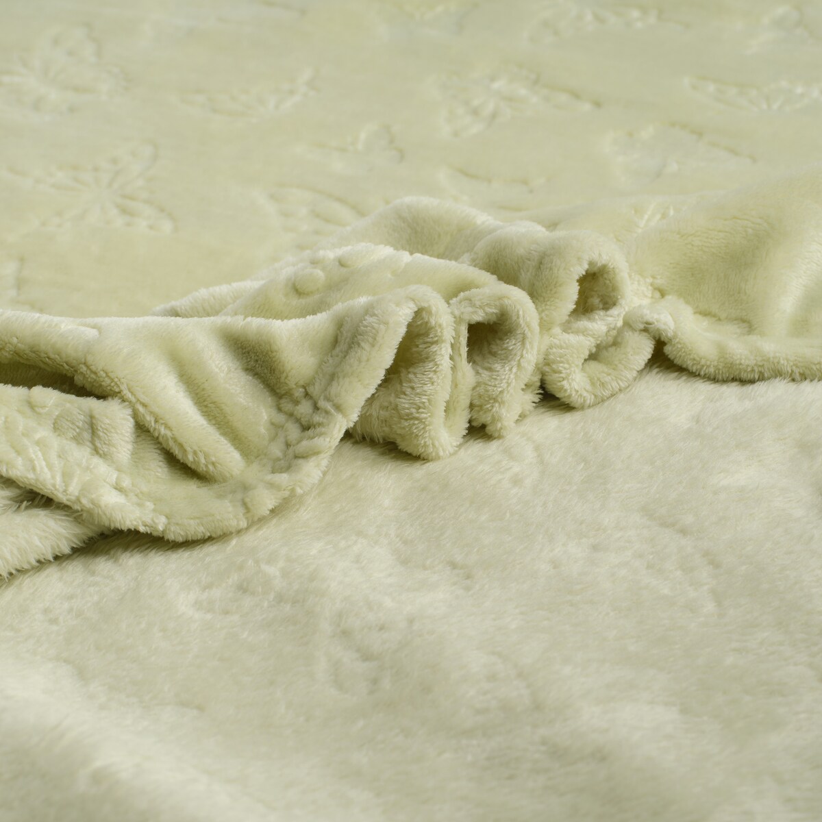 Jednokolorowy koc z wytłoczonym wzorem Yriale 150x200 cm