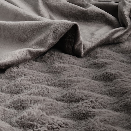 Jednokolorowa futrzana narzuta na łóżko Pilora 180x200 cm