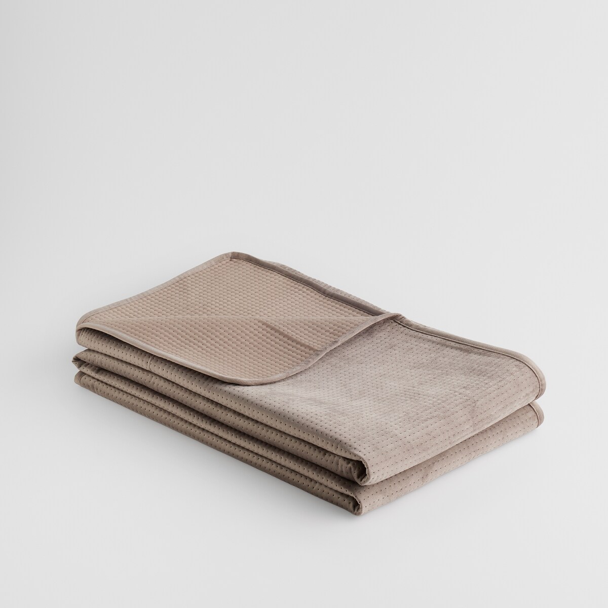 Jednokolorowa narzuta na łóżko z wytłoczonym wzorem Pontoso 200x220 cm