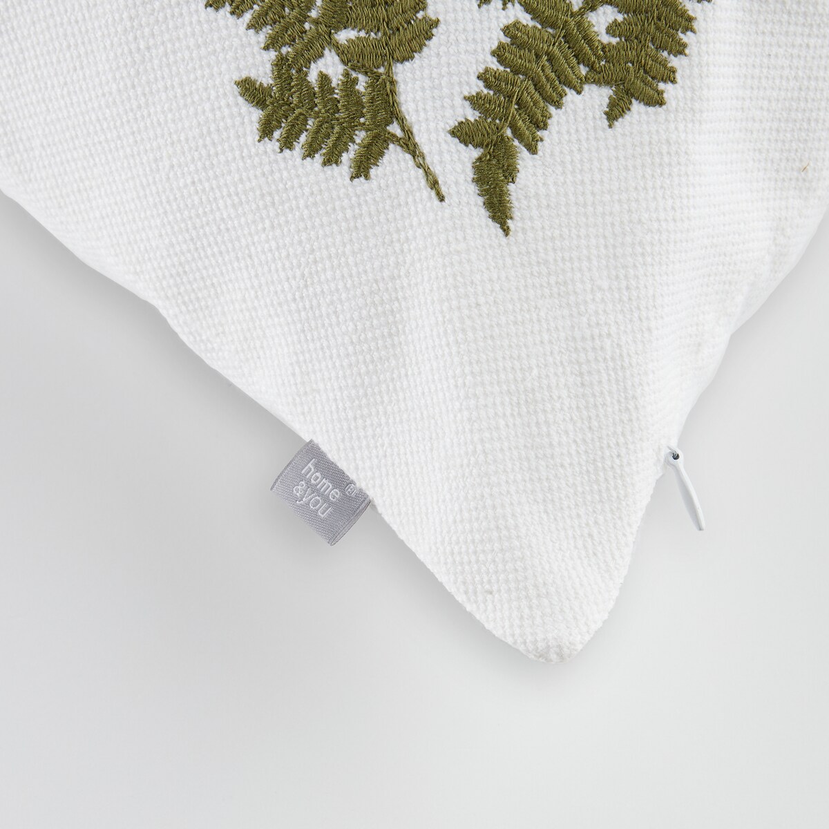 Poszewka Haftowana Fern 45x45 cm z motywem liściastym