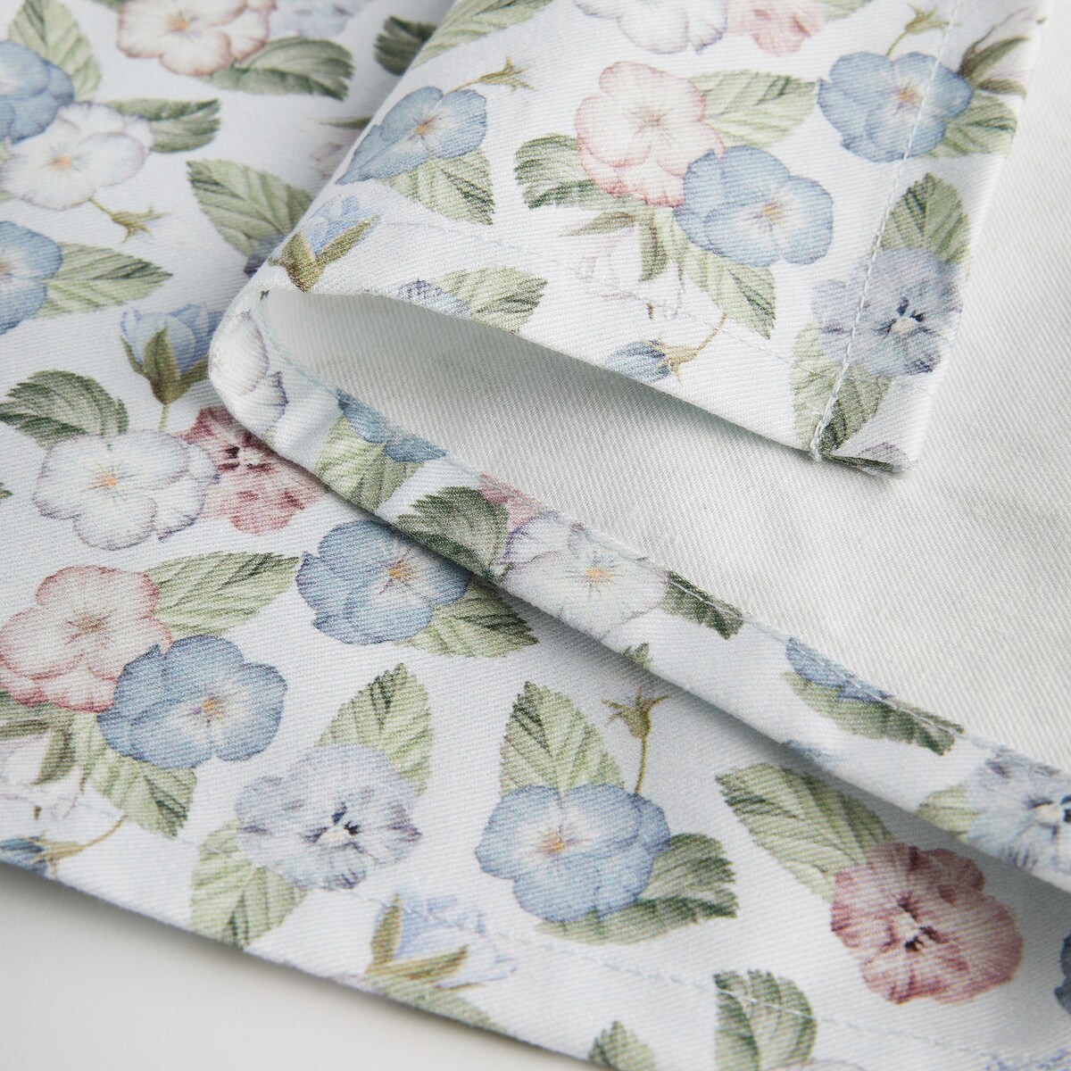 Fartuch Pansilo 142x90 cm z motywem królika