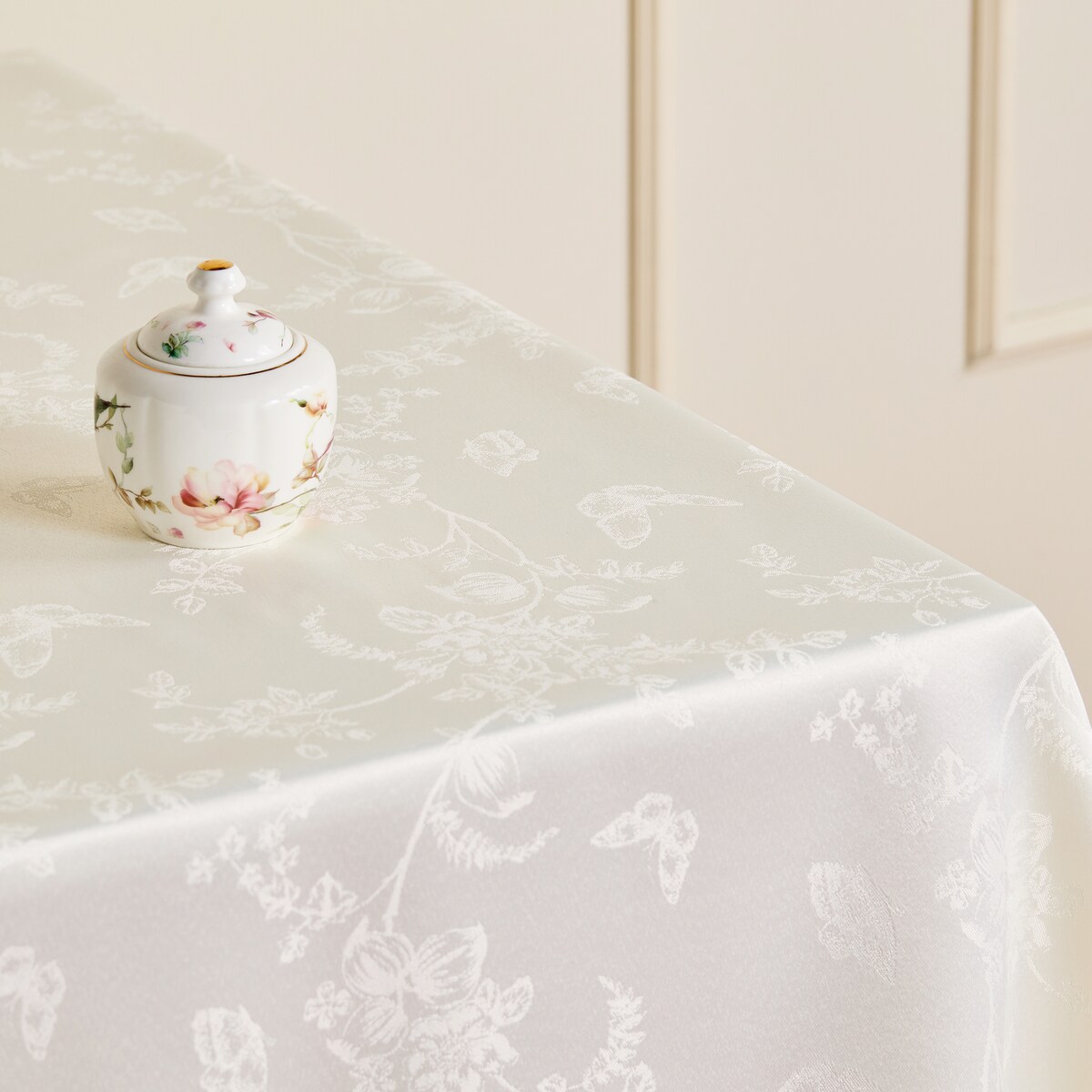 Obrus Żakardowy Allanis 130x180 cm z motywem kwiatowym