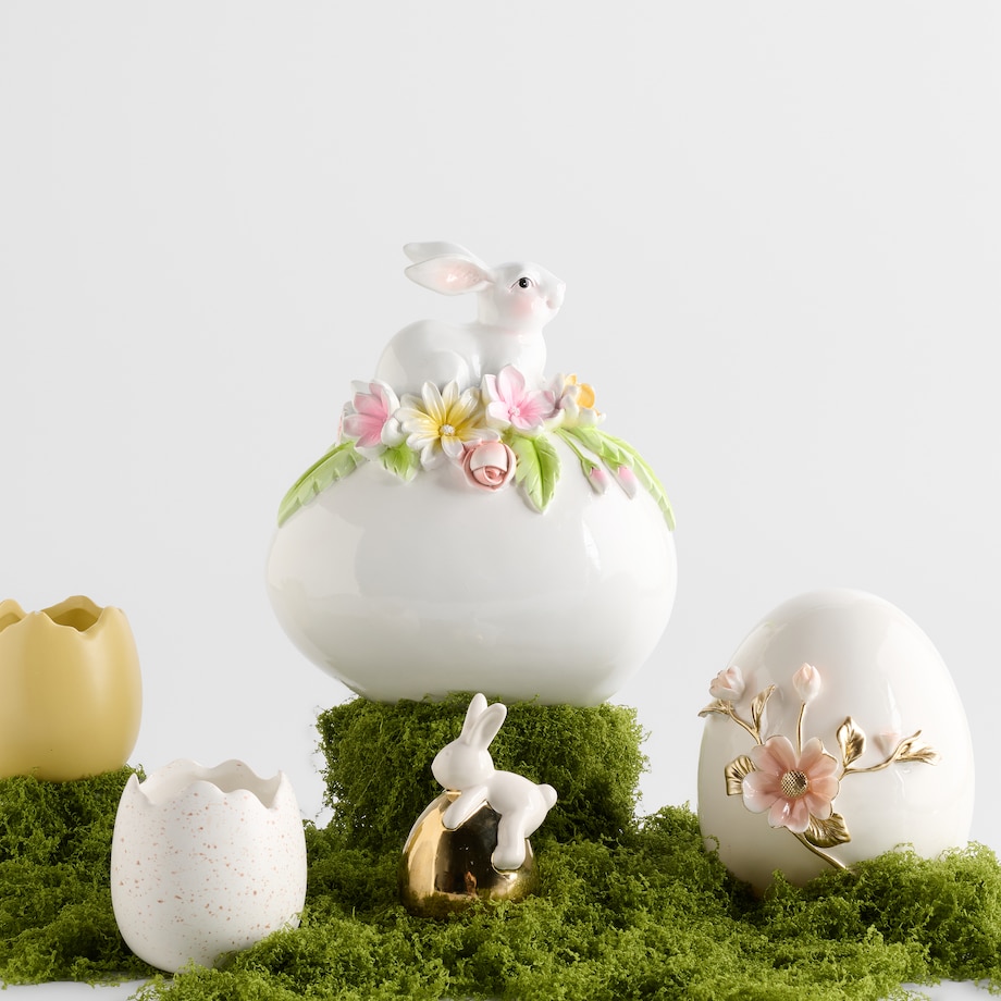 Figurka Eglina z motywem jajka