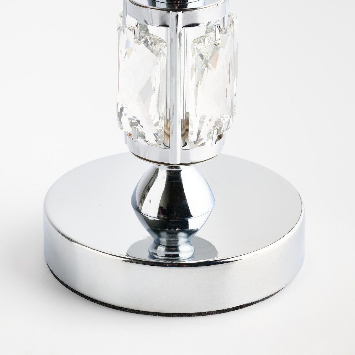 Świecznik Noova z motywem geometrycznym