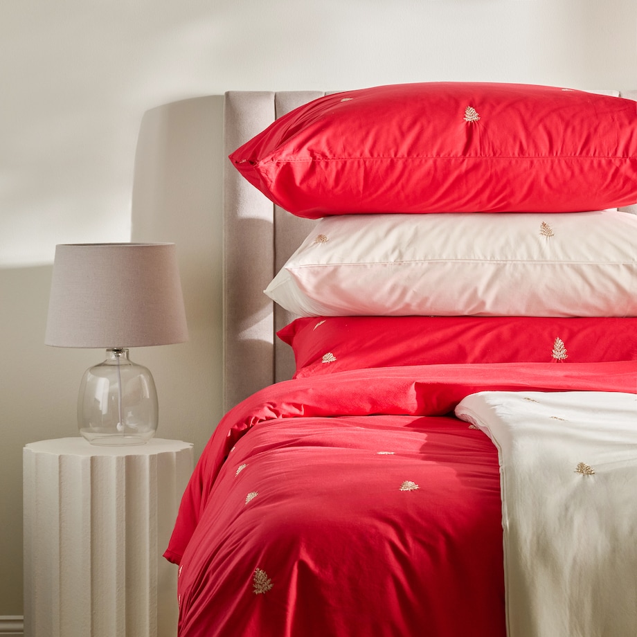 Pościel bawełniana z haftem Genna 160x200 cm z motywem choinki