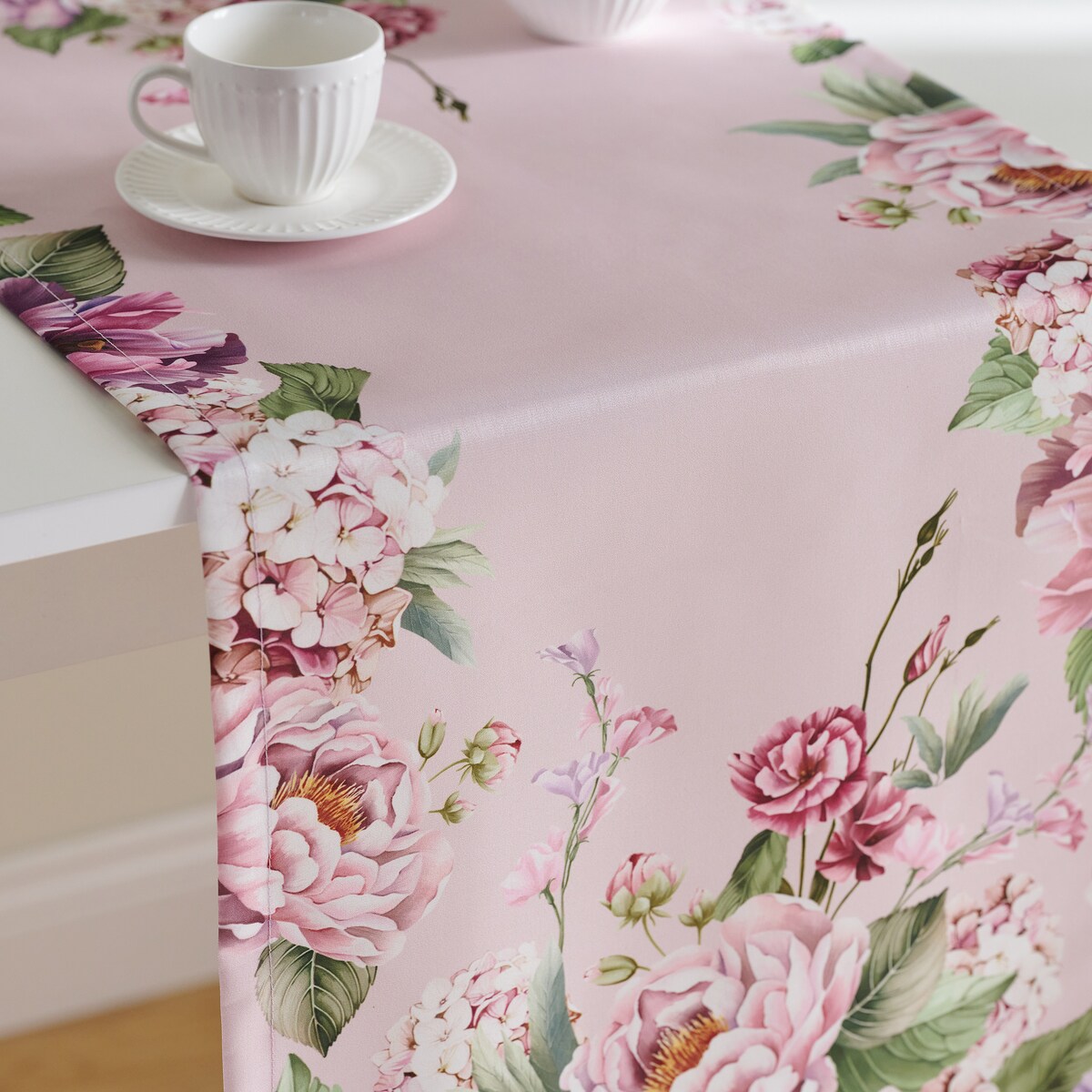 Bieżnik z nadrukiem Tensianis 40x180 cm z motywem kwiatowym