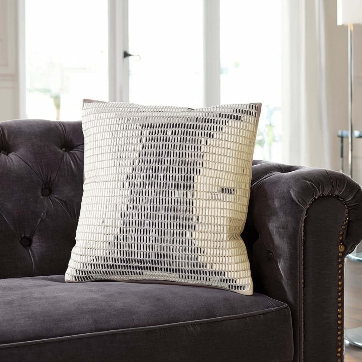 Poszewka Riflesso 45x45 cm z motywem geometrycznym