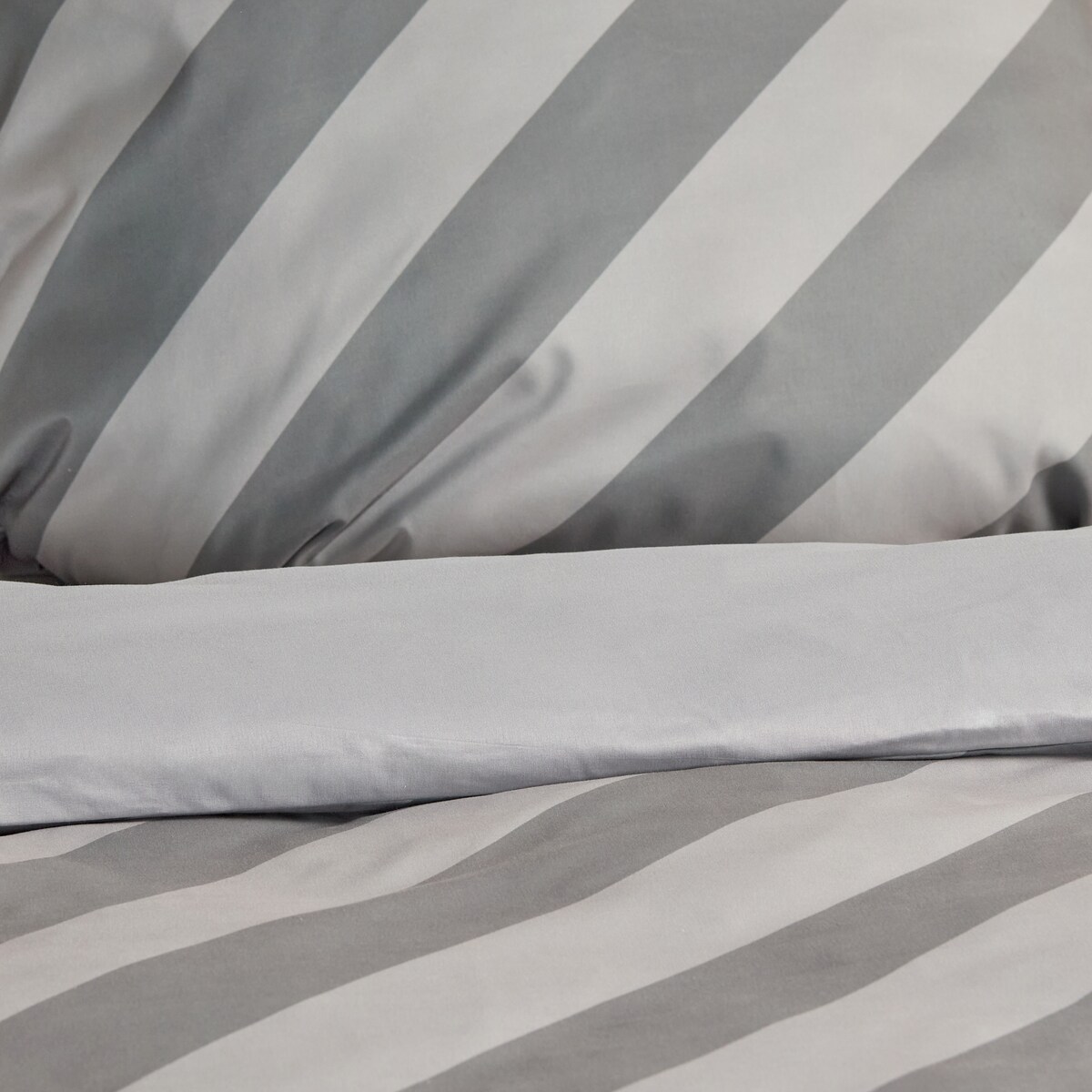 Pościel z mikrofibry z lamówką Pasiu 200x220 cm w paski