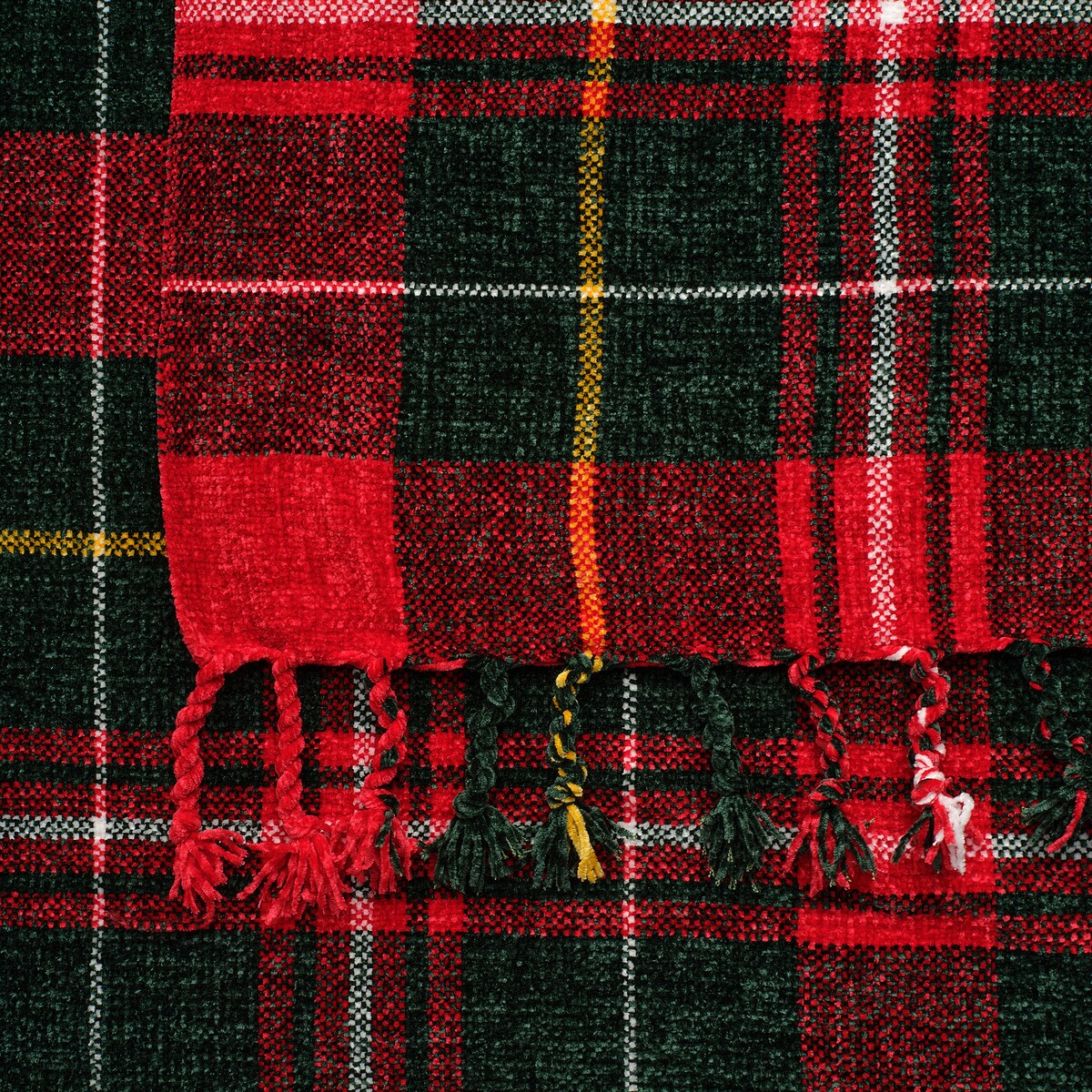 Wzorzysty koc dzianinowy Caldor 130x150 cm w kratę