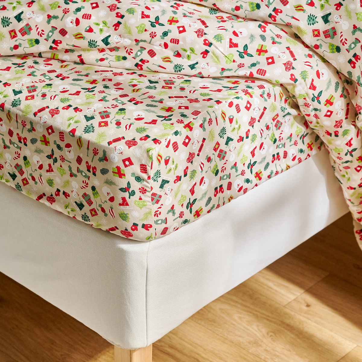 Prześcieradło Z Gumką Festiom 160x200 cm z motywem mikołaja