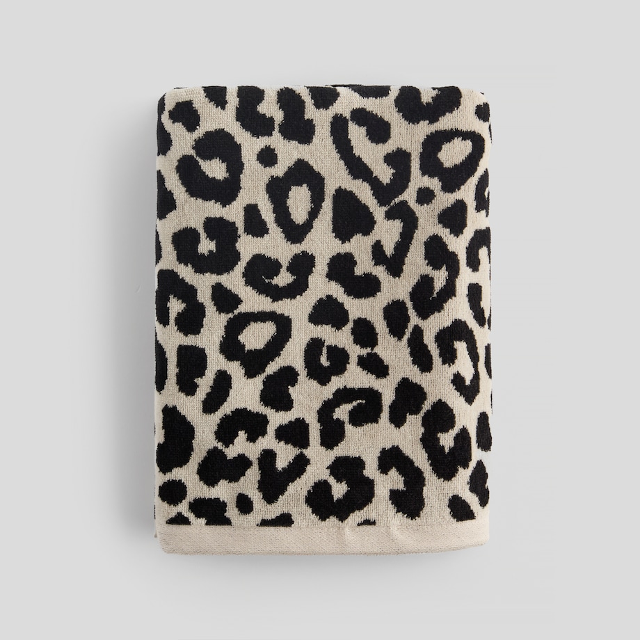 Ręcznik Panther 70x130 cm z motywem zwierzęcym