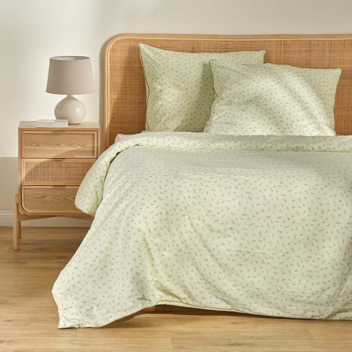 Pościel bawełniana z lamówką Avis 160x200 cm z motywem kwiatowym