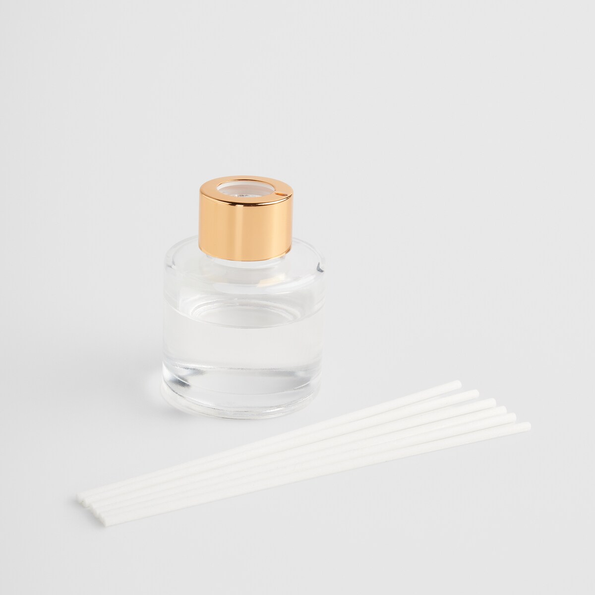 Zestaw świec i odświeżacza cuksi w opakowaniu prezentowym