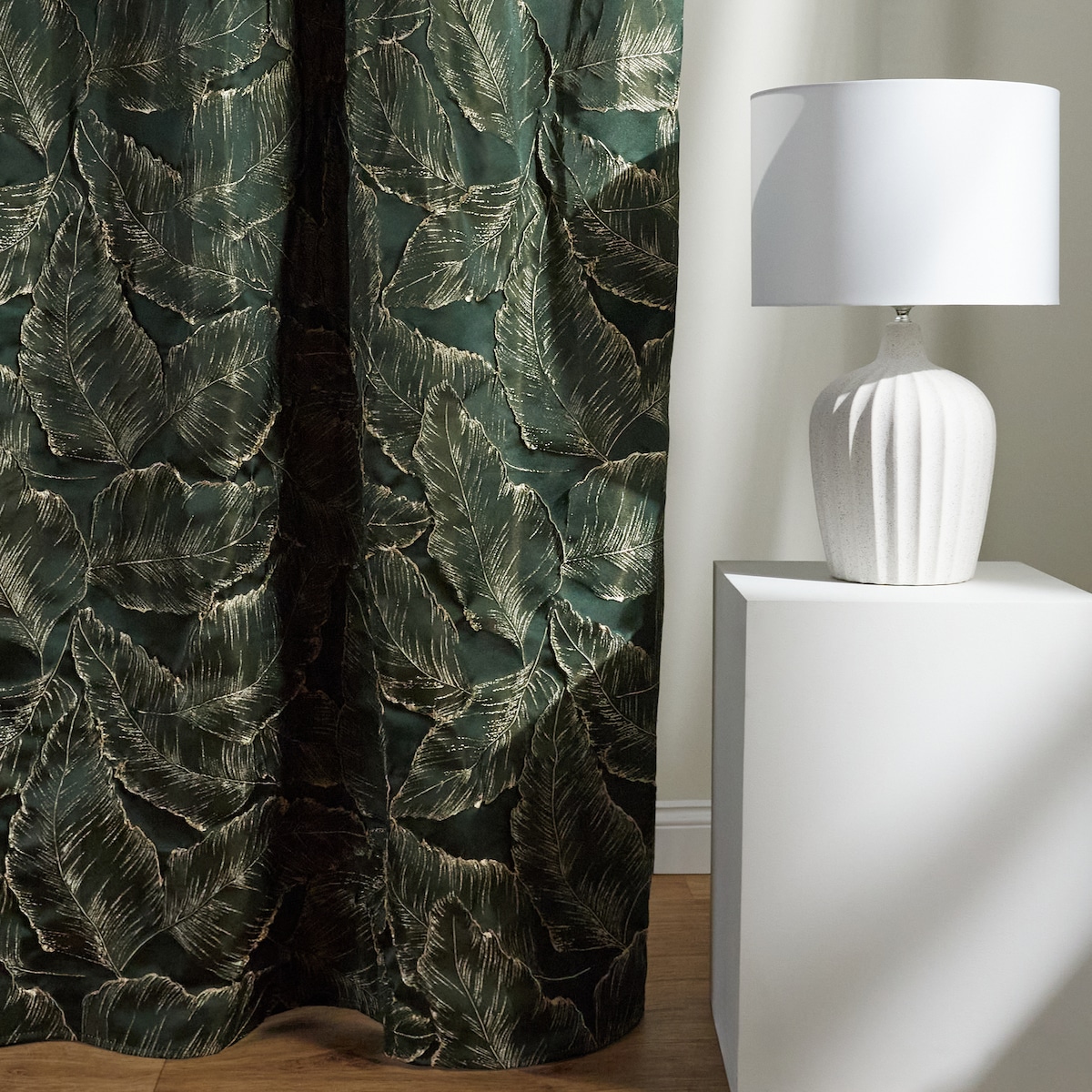 Zasłona Żakardowa Fernaso 140x250 cm z motywem liściastym