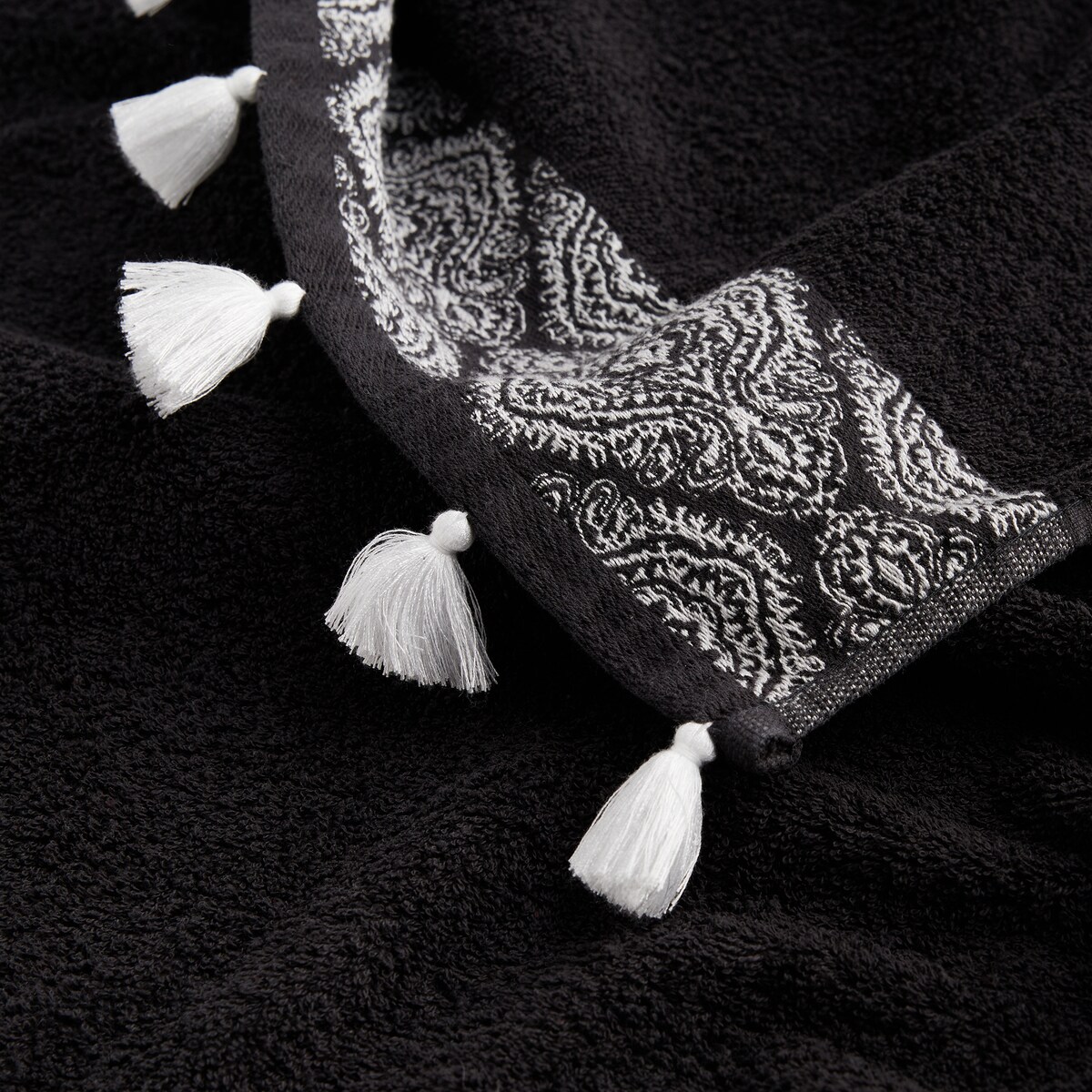 Ręcznik Beska 70x130 cm z motywem arabeski