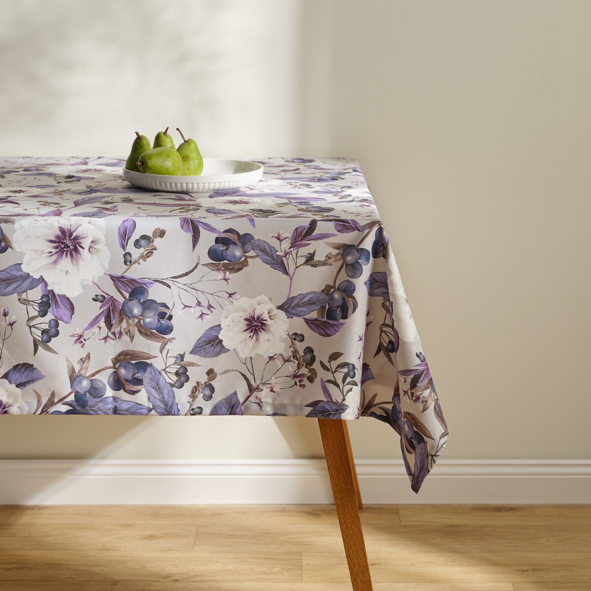 Obrus Drukowany Verise 150x220 cm z motywem kwiatowym