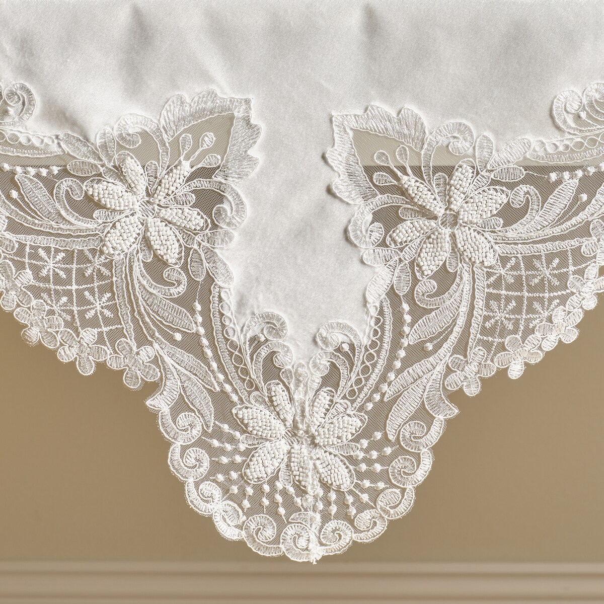 Serweta Perlis 80x80 cm z motywem arabeski