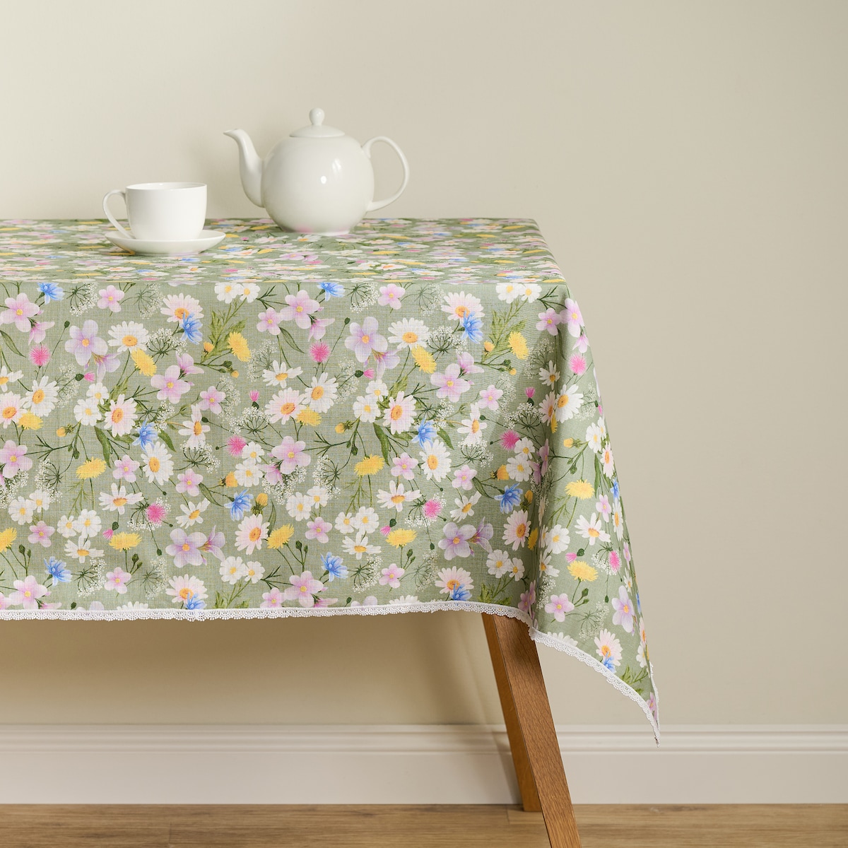 Bieżnik z nadrukiem Melow 35x180 cm z wzorem kwiatowym