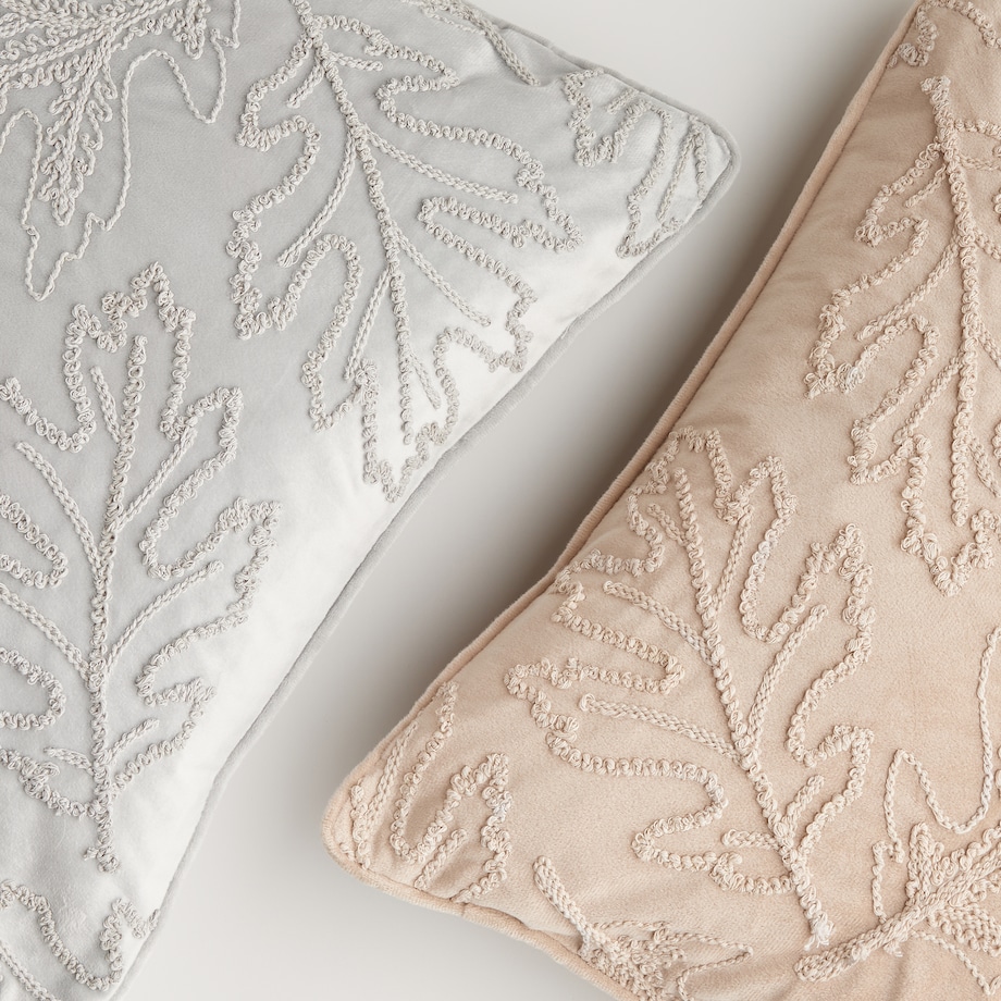 Poszewka Haftowana Maple 45x45 cm z motywem liściastym