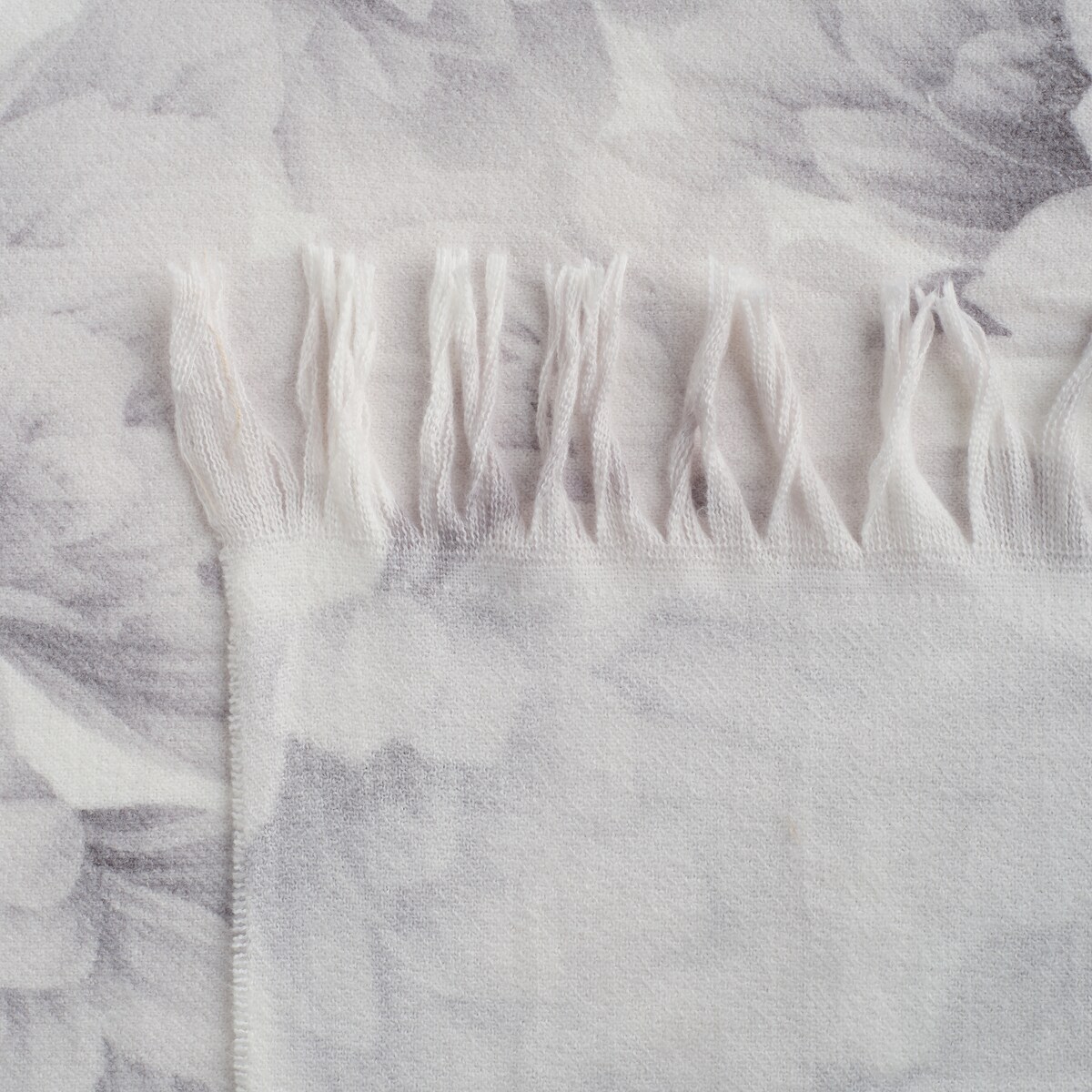 Wzorzysty koc Opunico 130x170 cm z wzorem kwiatowym