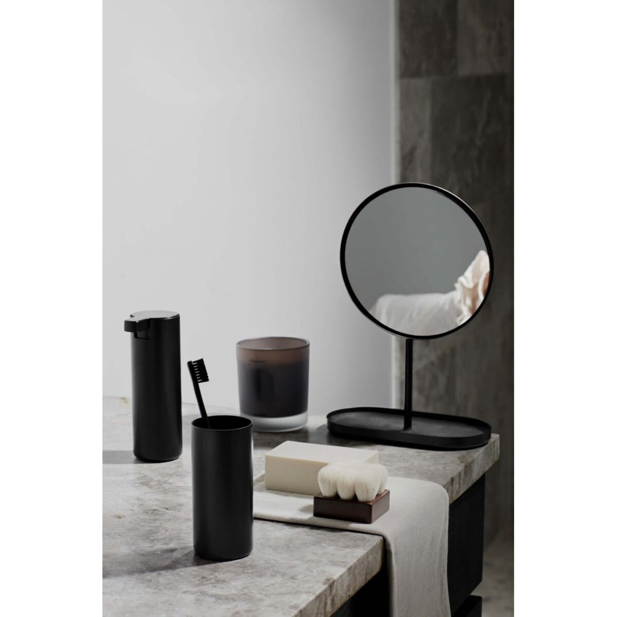 Kubek na szczoteczki MODO - stal, tytan, 12 cm