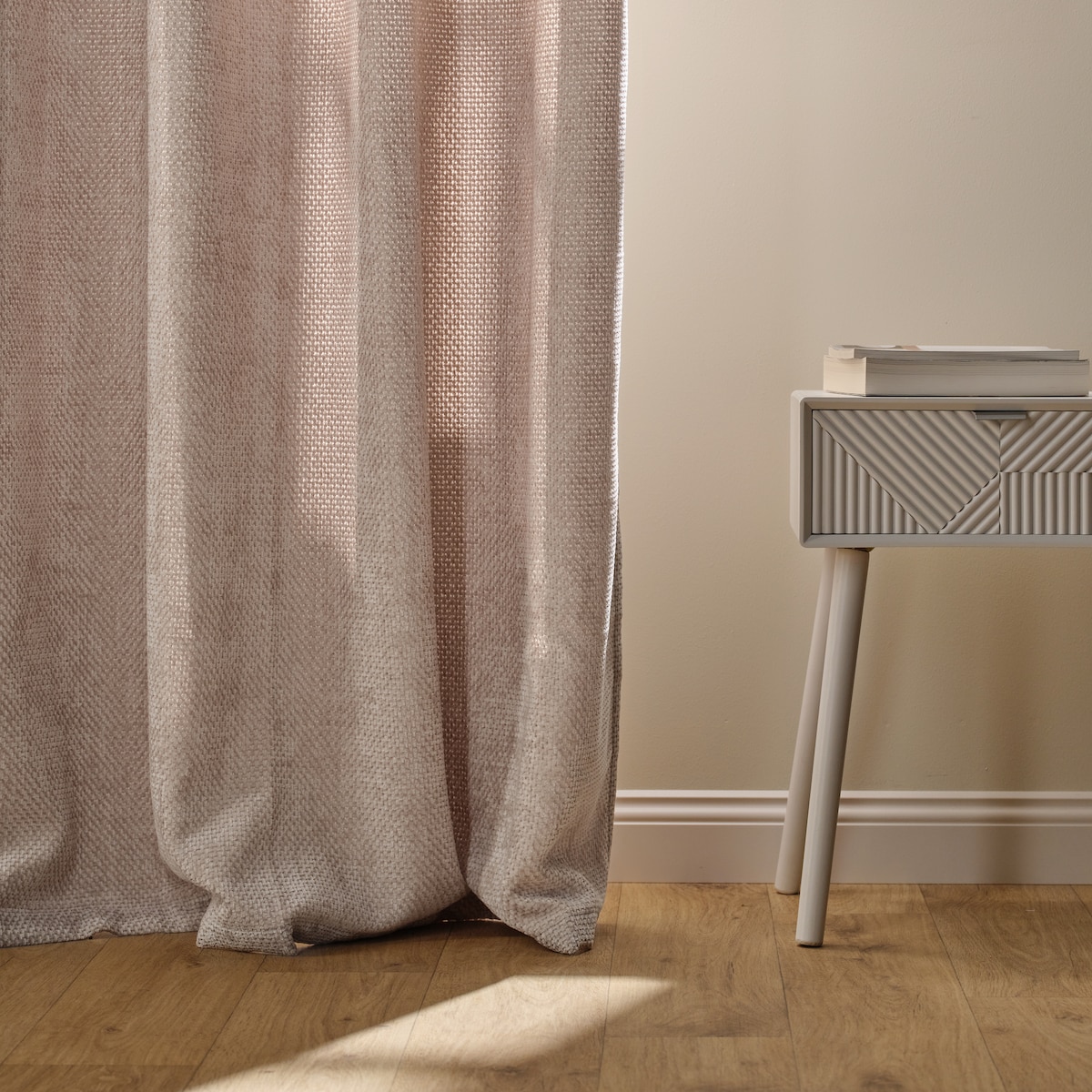 Zasłona Welwetowa Leila 140x250 cm z motywem geometrycznym