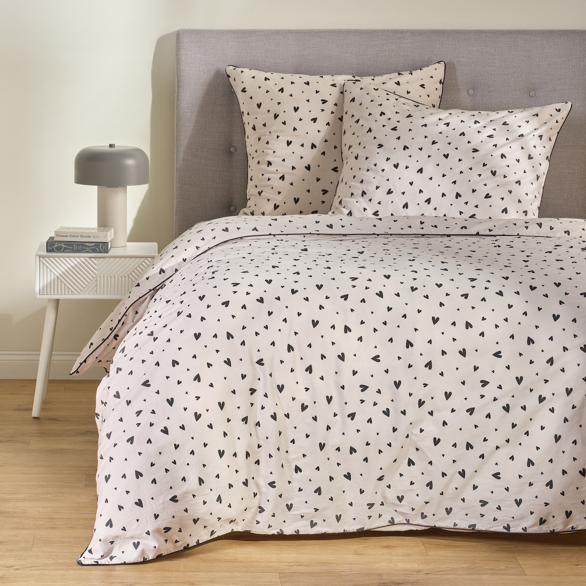 Pościel z bawełny satynowej z lamówką Malorina 200x220 cm z motywem serc